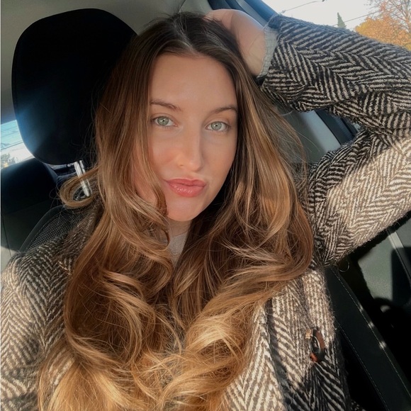 Meet your Posher, Brianna - Picture 1 of 1